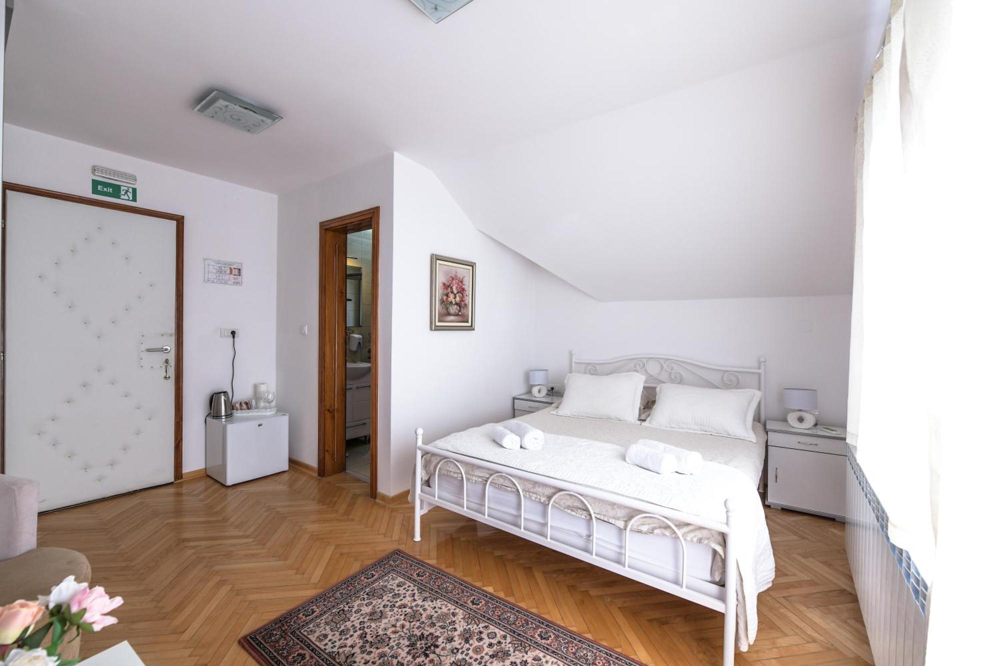 Suncani Breg Apartments Vrdnik Quarto foto
